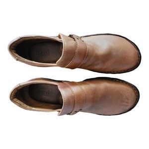 Born Leather Heeled Mule Clog Size 8.5